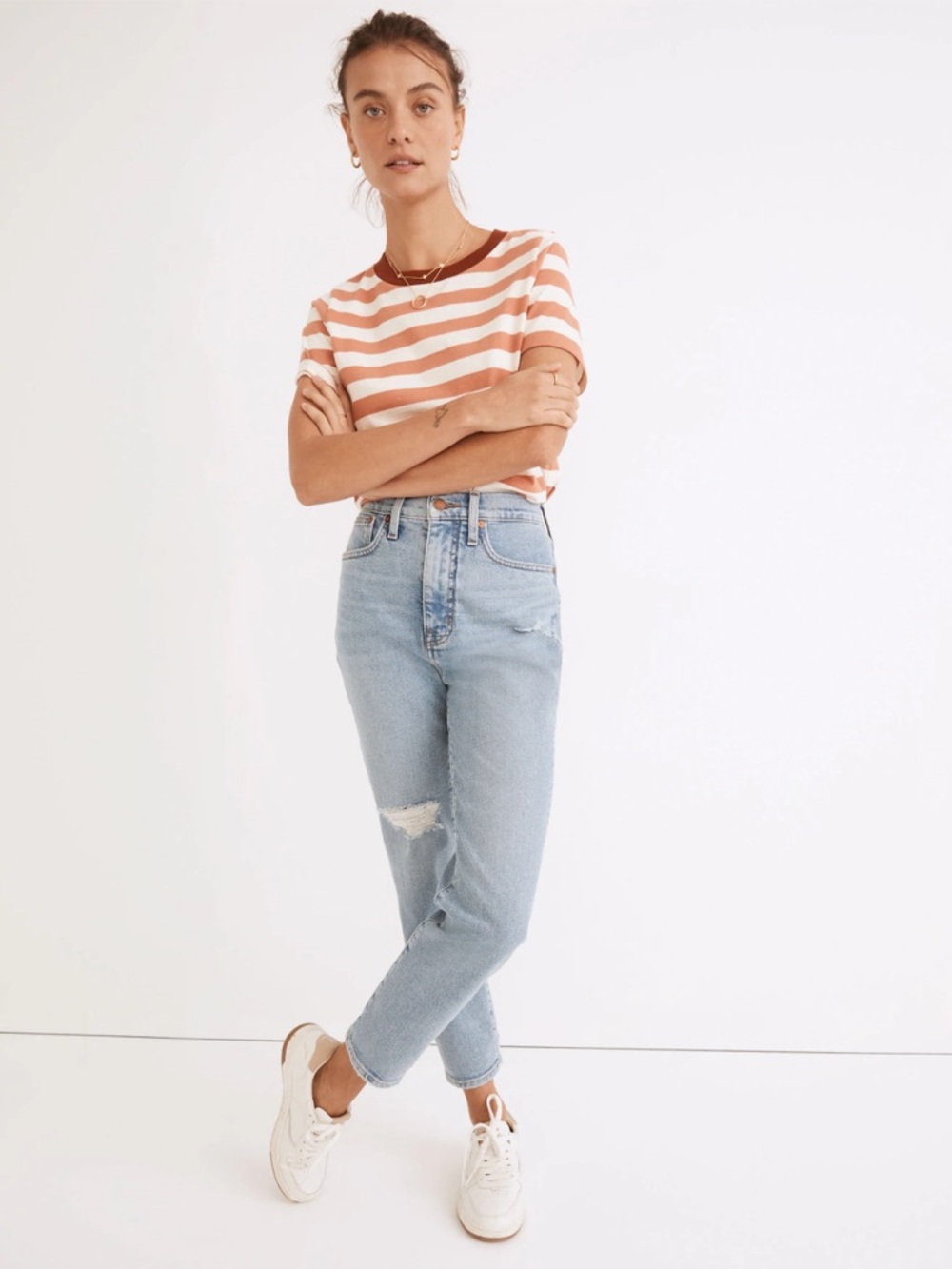 Madewell Women’s Light Blue Mom Jean in Austrey Wash: Ripped Edition Size 29